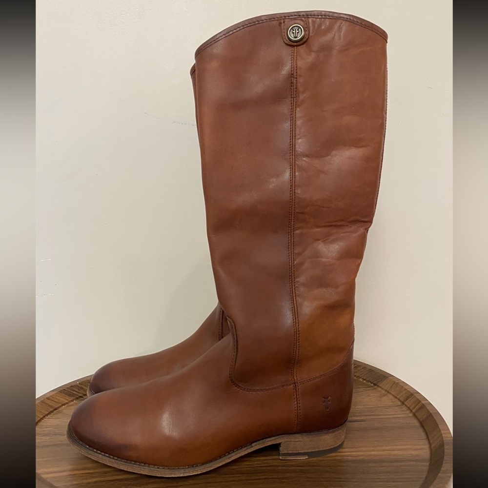 NWT Frye Melissa Button 2 Equestrian Tall Leather Cognac Boot Women’s Size 8.5